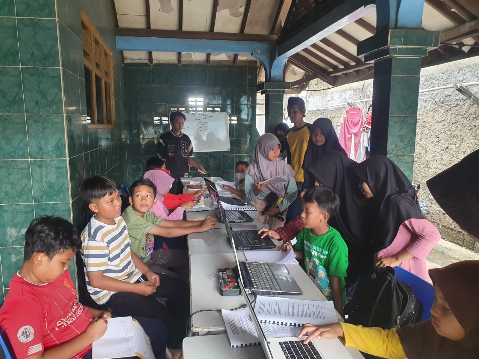 Galeri aktivitas Belajar Bersama Masyarakat ke-4